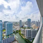 Wonderful 2/2 Condo At Icon Brickell With Pool