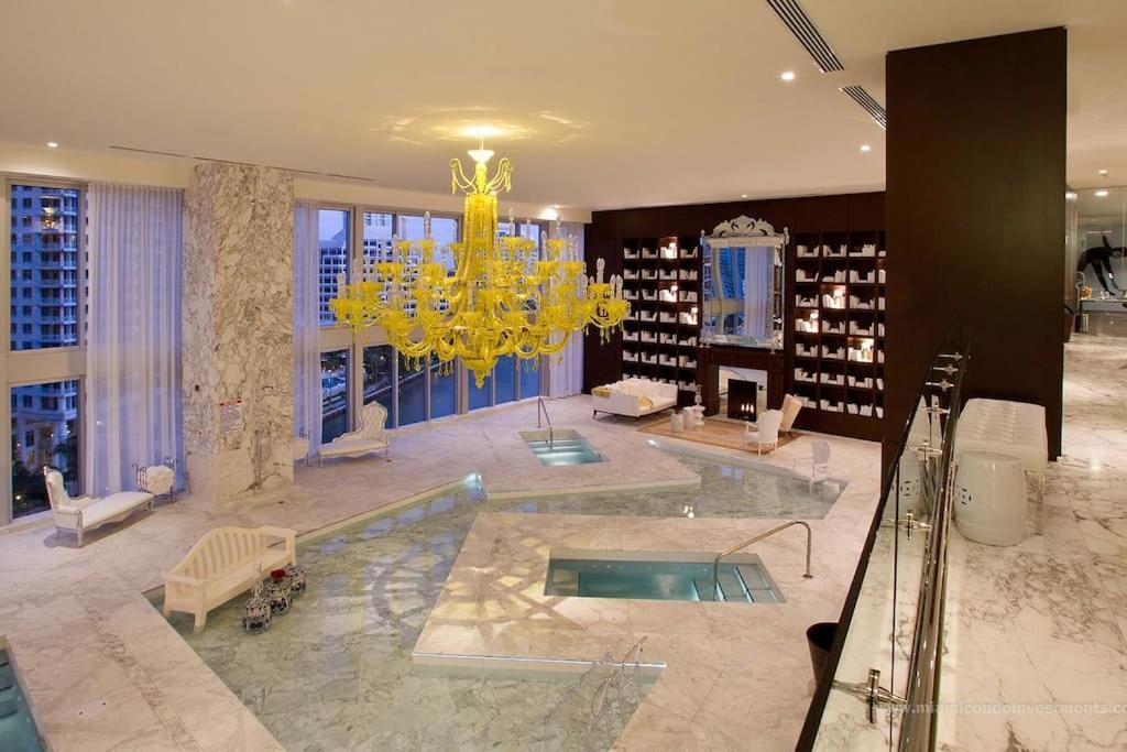 Wonderful 2/2 At Icon Brickell With Pool *