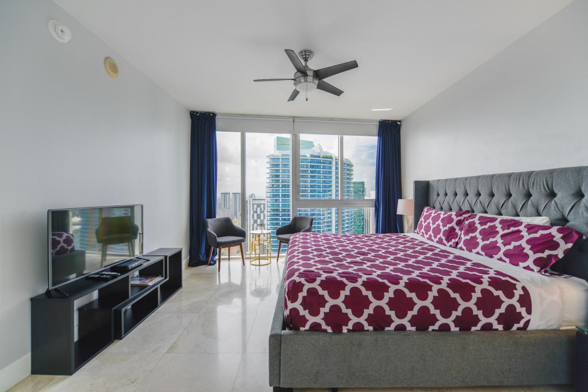 Wonderful 2/2 At Icon Brickell With Pool