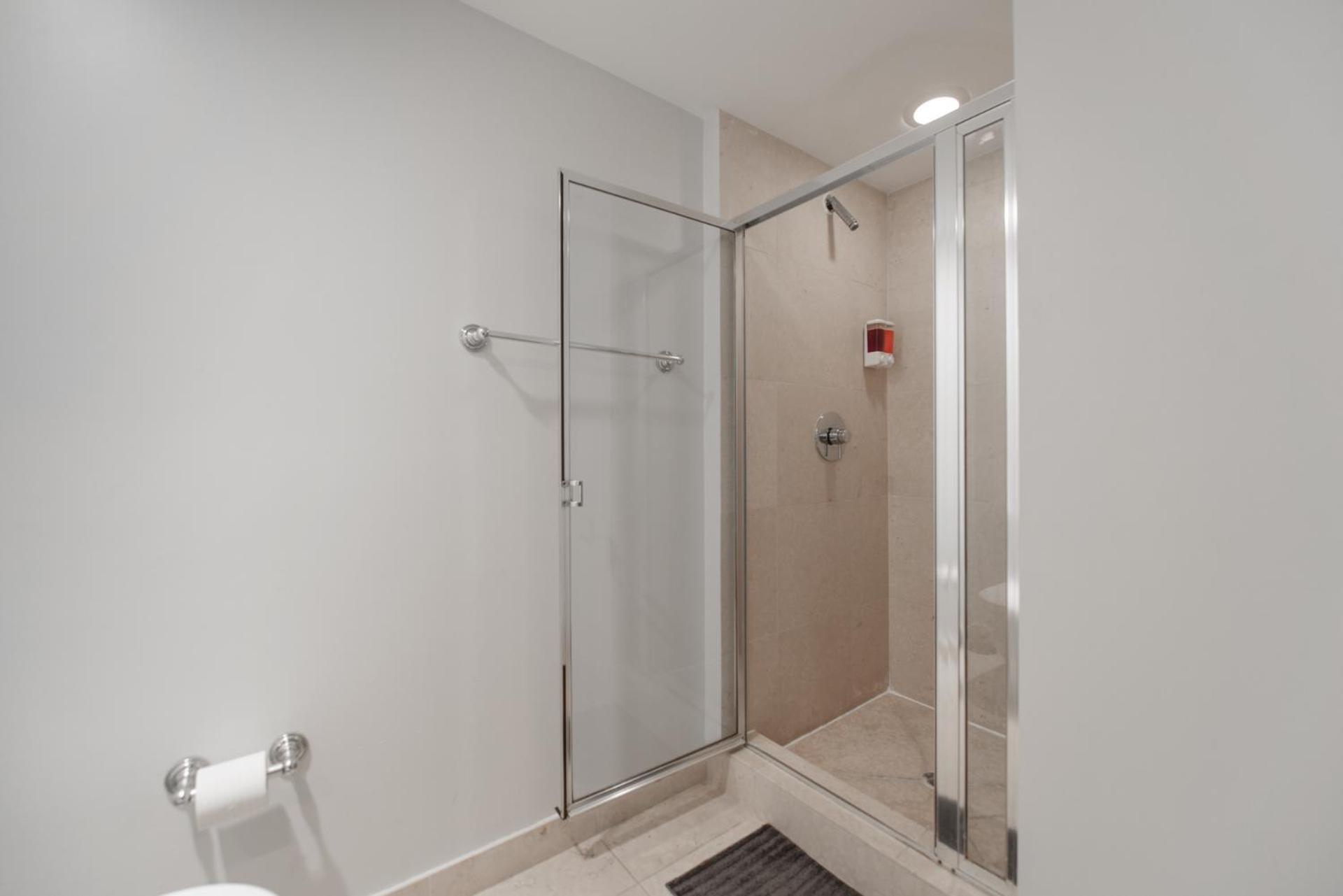 Wonderful 2/2 At Icon Brickell With Pool *