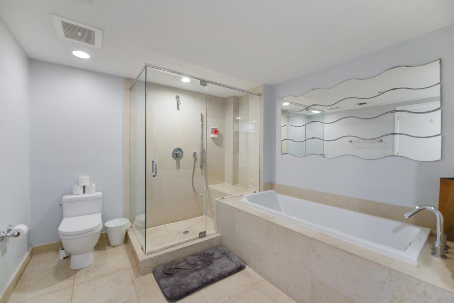 Wonderful 2/2 At Icon Brickell With Pool